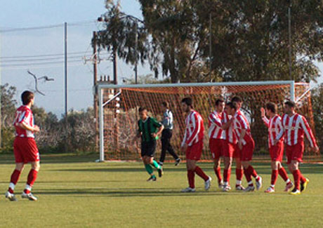 Кървав бой спира контрола в Кипър