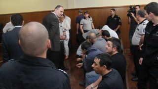 Отлагат гледането на мерките за митничарите от "Кулата"