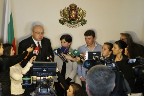 Кралев за биатлона: Важно е двете страни да възстановят нормалното общуване