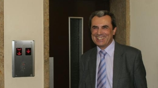 Министърът на финансите замина за Порто на среща на ЕКОФИН