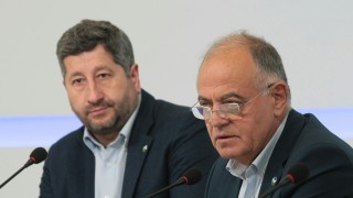 Съпредседателят на Демократична България и лидер на ДСБ Атанас Атанасов