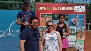 Ангел Владов при юношите и Брияна Иванова при девойките спечелиха