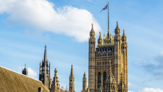 Днес Великобритания наложи санкции на три фирми които по нейни