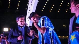Луис Суарес получи невероятно посрещане в Гремио Бразилският клуб привлече