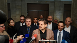 Парламентарната група на МЕЧ настоява за одържавяване на Лукойл Пред