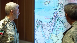 Иран прицели американските бази в Близкия изток. Какво следва?