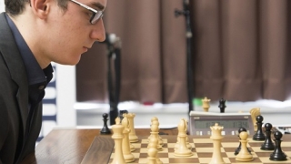 Топалов с втора загуба от неудържимия Каруана