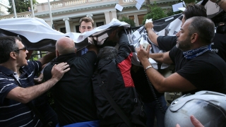 Шестима задържани при протест на гръцки анархисти срещу посещението на Обама