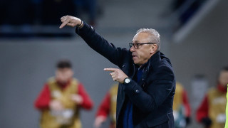 Илиан Илиев разиграва два варианта за халфова линия за домакинството