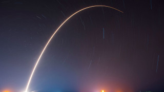 Американската компания SpaceX изстреля ракета с първите два експериментални сателита