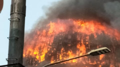 Пожар унищожи купола на най-голямата джамия в Джакарта