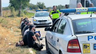Заловиха малка група нелегални мигранти край угърчинското село Сопот Това