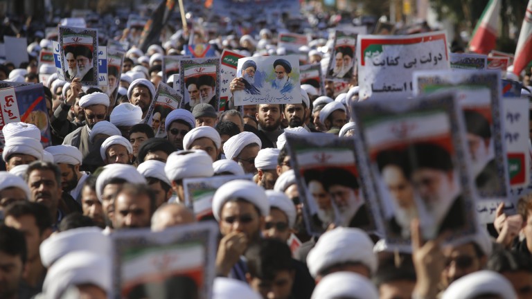 Иранската армия готова да помогне за потушаване на размириците, ако е необходимо