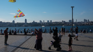 Заради коронавируса с един месец се отлага началото на новата