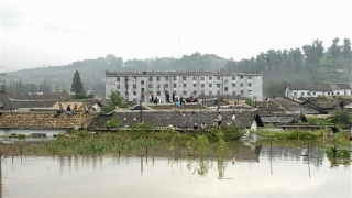 60 загинали и над 44 хил. без домове в Северна Корея заради наводнения
