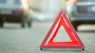 Три леки автомобила и микробус се удариха на АМ Тракия