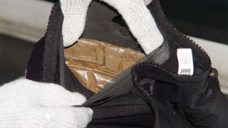 Откриха хероин за 100 хил.лв. в подметките на маратонки