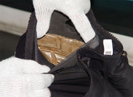 Откриха хероин за 100 хил.лв. в подметките на маратонки