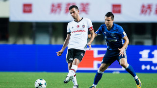 Мениджърът на Арсенал Арсен Венгер се е спрял на капитана