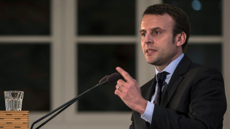 Еврото може да не съществува до 10 г., прогнозира френски политик