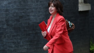 Хакнат акаунт на британски министър промотира криптовалута