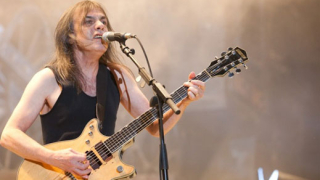 Основателят на AC/DC излиза в пенсия