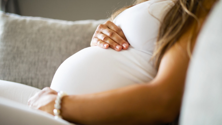 Ваксинираните бременни жени предават антителата на новородените