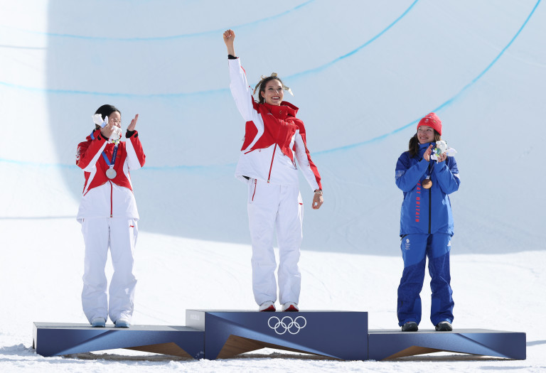 Гу със златния си медал