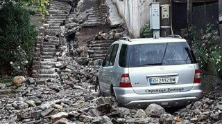 Десетина души са откъснати от света в Дупница след поройния