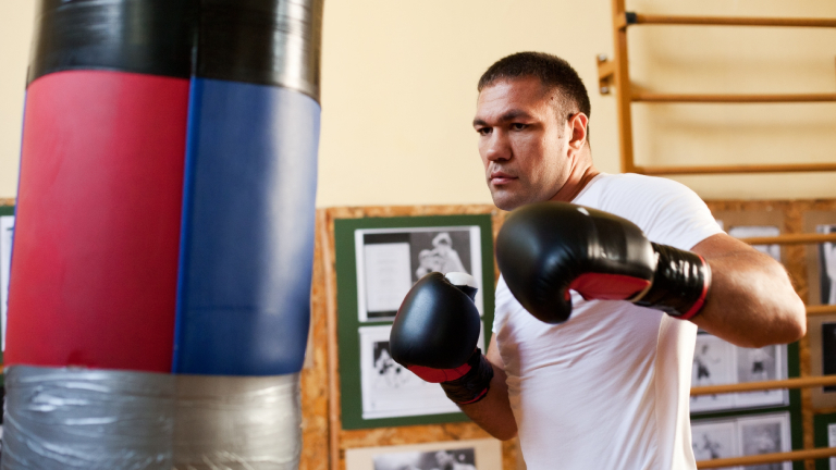 Най-добрият български боксьор Кубрат Пулев все пак ще се качи