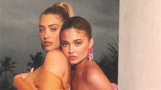 Секси приятелките на Ким и Кайли