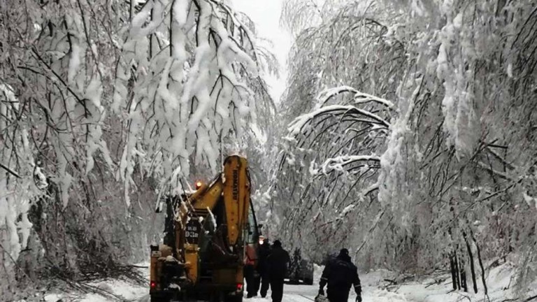 Проходът "Петрохан" остава затворен