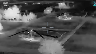 Украйна показа на видео унищожаването на три руски хеликоптера и радар в Крим