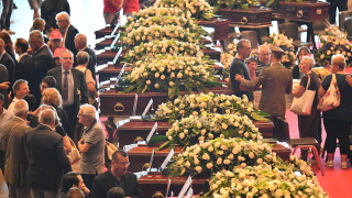 41 души са загинали при рухването на моста в Генуа