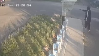 Мъж стреля по автомат за велосипеди в Бургас съобщава bTV В