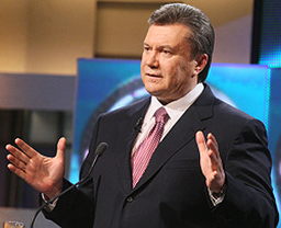 Янукович и Обама планират среща през април