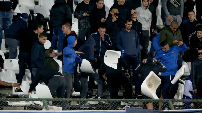 Стана ясно колко седалки са счупили феновете на Левски