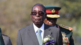 Президентът на Зимбабве Робърт Мугабе пристигна на церемония по връчване