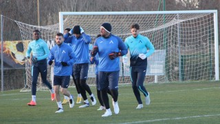 Левски пристигна снощи в хърватския курорт Умаг Сините днес проведоха