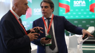 Съпредседателят на ПП и финансов министър Асен Василев стана поредното