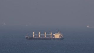 Товарният кораб плаващ от Обединениете арабски емирства ОАЕ за Варна