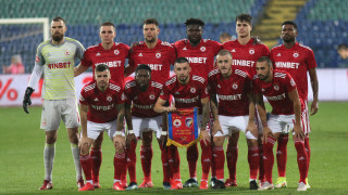 Треньорът на ЦСКА Стойчо Младенов получи тежък удар Тибо Вион