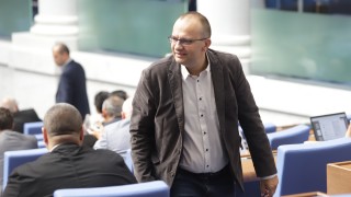 Финансовото острие на Демократична България Мартин Димитров се обяви против