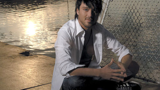 Миро от Каризма с ново самостоятелно парче