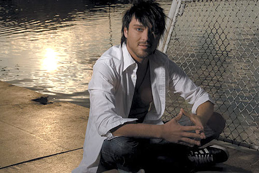 Миро от Каризма с ново самостоятелно парче