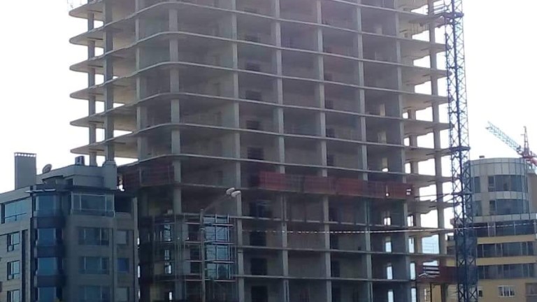 "Артекс" обжалва в съда спирането на строежа на небостъргача