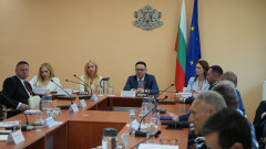 Пулев намалява административната тежест за граждани и бизнес