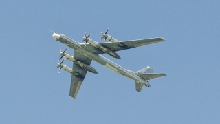 Американски изтребители съпровождали руски бомбардоровачи при полета им над Северния