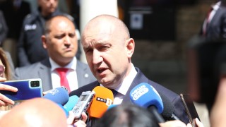 Президентът Румен Радев иска да чуе премиера Кирил Петков защо