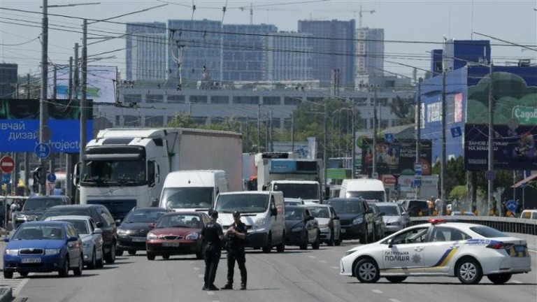 Заподозрян се взриви в съд в Киев